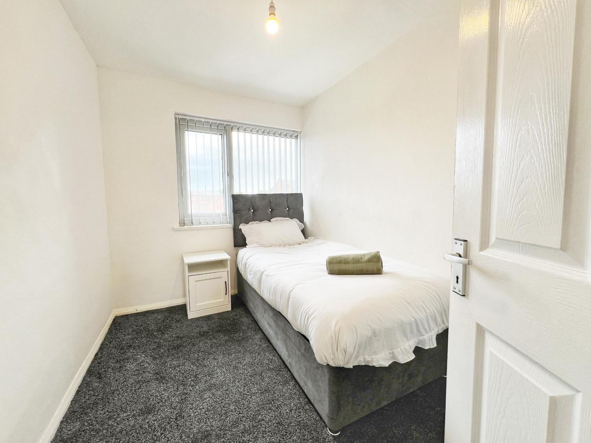 Rusholme Apartment - Sleeps 4 Манчестер Екстер'єр фото